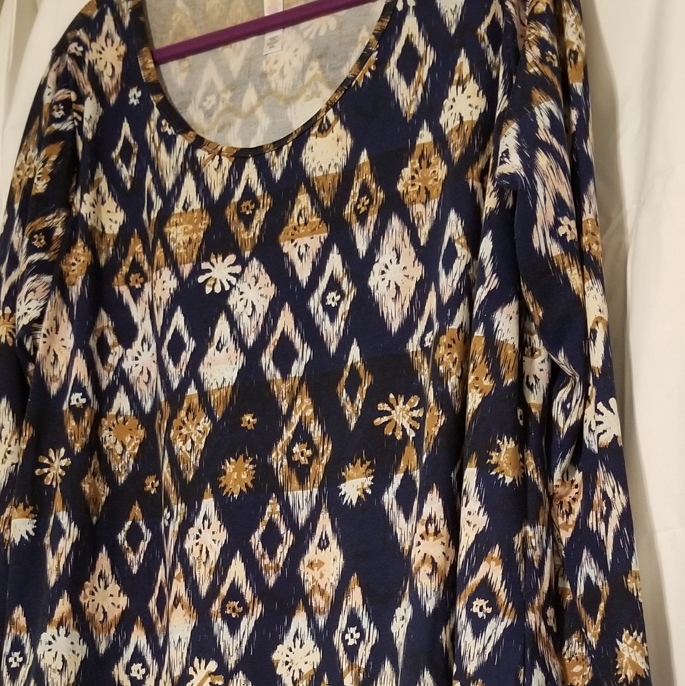 Long sleeve tee shirt